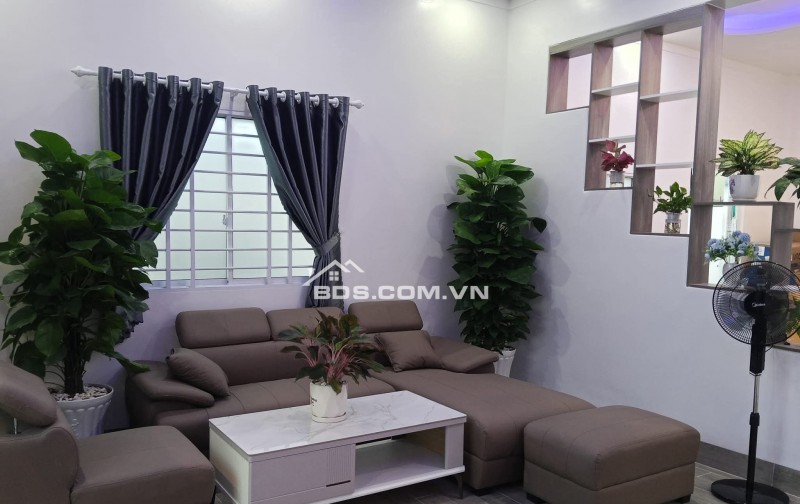 Bán nhà mới xây phường Phú Khương có sẵn nội thất  giá 2.1 tỷ
