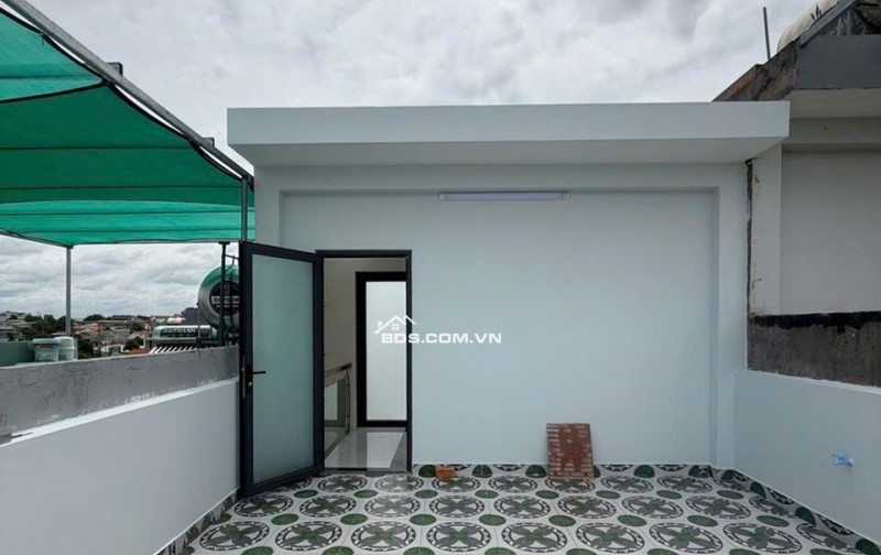 Cần bán nhà gấp, nhà siêu đẹp, còn thương lượng, gần trung tâm Q9
