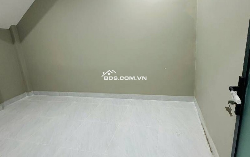 NHÀ ĐẸP LENG KENG - HẺM XE HƠI VÀO NHÀ - VỊ TRÍ ĐẸP - NGANG 5 BỀ THẾ - SHR HÀNG HIẾM.