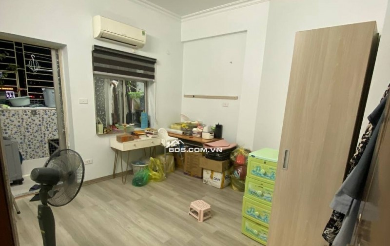 Bán căn hộ Tòa N2C Hoàng Minh Giám - Chính Chủ - 73,4m2