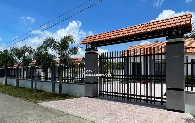Bán lô đất nhà vườn hơn 600m2 sẵn 50m thổ cư, giá mềm đáng mua trong thời điểm này