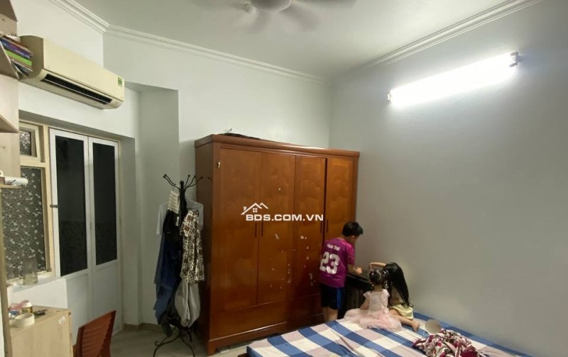 Bán căn hộ Tòa N2C Hoàng Minh Giám - Chính Chủ - 73,4m2