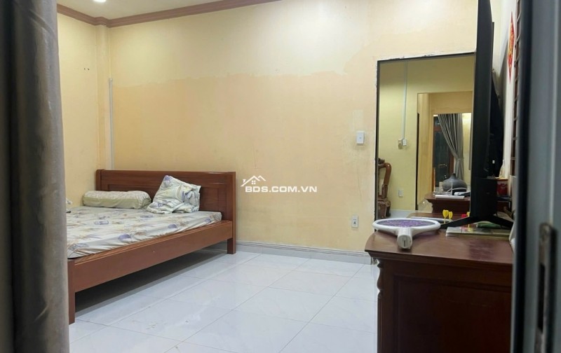 BÁN NHÀ DIỆN TÍCH KHỦNG FULL THỔ KDC HƯNG LONG BÌNH CHÁNH - XE HƠI NGỦ TRONG NHÀ