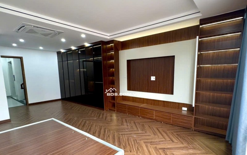 Nhà đẹp gần Aeon Mall - Long Biên, gara 2 ô tô 65m x 6 tầng thang máy, full nội thất xịn, rá rẻ
