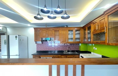 Nhà đẹp mặt vườn hoa Trần Quang Diệu, 6 tầng thang máy, vị trí đẹp làm văn phòng, spa, showroom, 0708166888