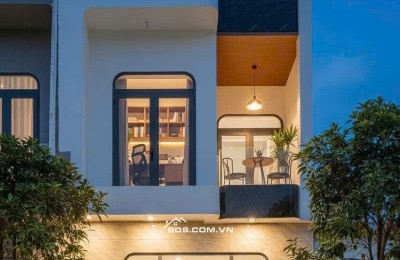 Nhà ngộp bán gấp căn 1 trệt 1 lầu giá 2ty5 ở tân uyên