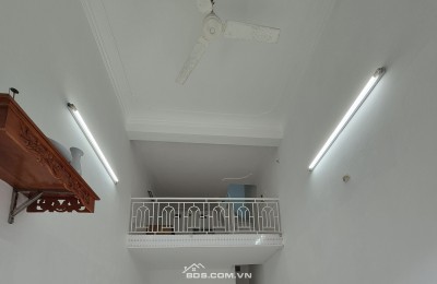 BÁN NHÀ  990 TRIỆU 2 TẦNG 21M2  NGÕ THẲNG NGẮN ĐƯỜNG ĐIỆN BIÊN