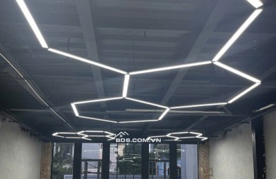 Bán nhà MTKD ngang 8m Phạm Văn Bạch 272m2 3 lầu làm showroom ngay chợ KD đỉnh 30 tỷ.