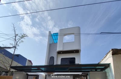 BÁN NHÀ ĐẸP 2.69 TỶ 3 TẦNG 122M2 CÓ PHÒNG NGỦ TẦNG 1 NGÕ ĐIỆN BIÊN