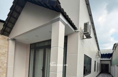 Chủ Ngộp Giảm Sâu Căn 174m² Ngay Trục Đường Lớn Đông Hòa, Tặng Full Nội Thất Xịn - 7.6 Tỷ (TL)