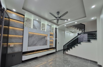 BÁN NHÀ 2.88 TỶ 3 TẦNG 45M2 ( TÂY NAM ) NGÕ RỘNG NGAY HỒ VỊ XUYÊN