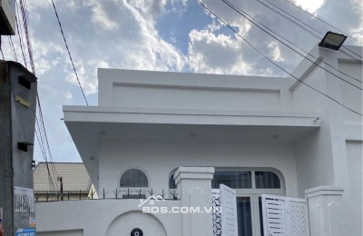 Bán nhà mới xây phường Phú Khương có sẵn nội thất  giá 2.1 tỷ