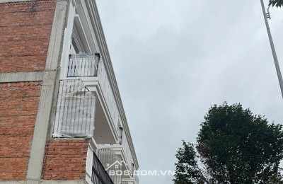 Nhà phố khu đô thị Ân Phú, măt tiền Hà Huy Tập, vị trí đẹp, KD tốt.