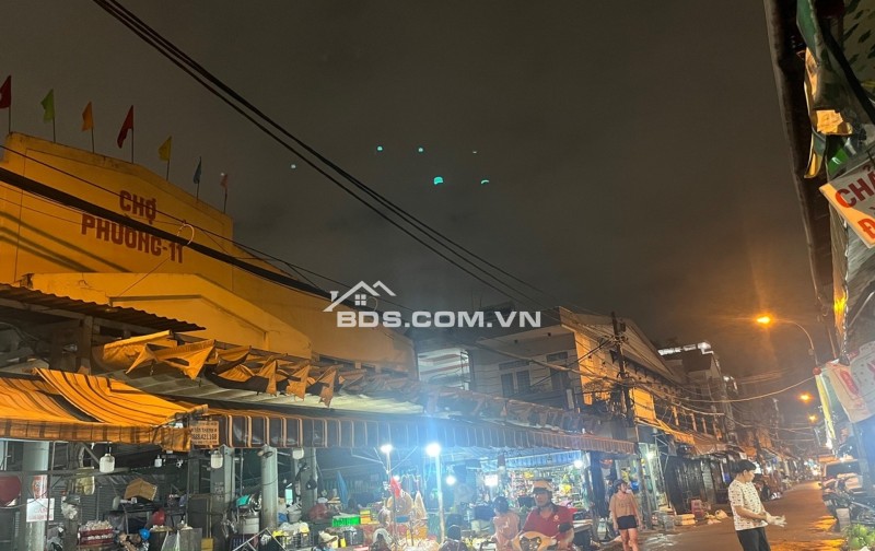 Nhà mặt tiền Chợ Bà Hoa P11 Tân Bình, MT đường Sơn Hương, song song Trần Mai Ninh, sát Bảy Hiền gần