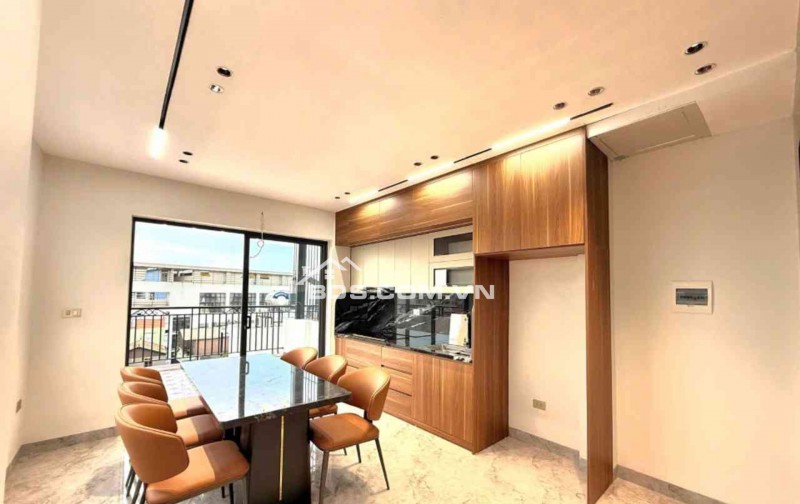 Bán nhà Long Biên 9 tỷ 40m Gara,Thang máy,nhà mới