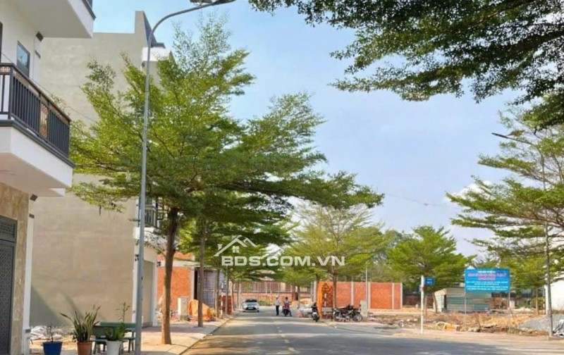 Đất sổ sẵn thổ cư ngay giáp bờ kè Bửu Long, đường nhựa vỉa hè Gần Đại Học Lạc Hồng