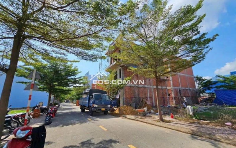 Đất sổ sẵn thổ cư ngay giáp bờ kè Bửu Long, đường nhựa vỉa hè Gần Đại Học Lạc Hồng