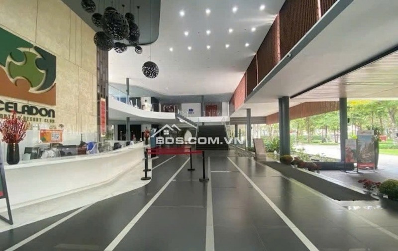 Biệt thự trên không xe hơi đậu cửa celadon city hồ bơi vô cực công viên 16ha