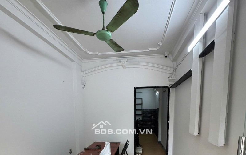 Cho thuê nhà mặt đường 19/5, tiện kinh doanh, Văn Quán 35m2 x 5 tầng