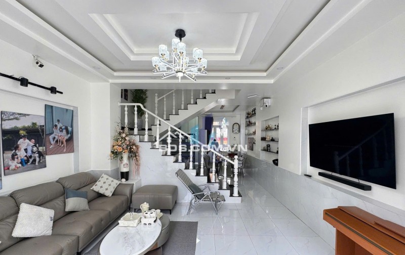  GIẢM HƠN 2 TỶ CHO CĂN NHÀ NGAY TRUNG TÂM ĐÀ LẠT - GIÁ CHỈ CÒN 10 TỶ 950 TRIỆU 