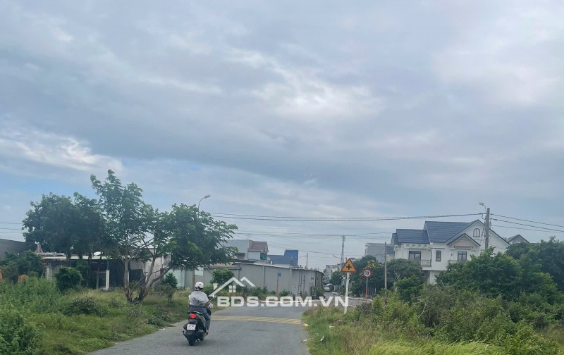 BÁN 4 LÔ ĐẤT THỊ TRẤN CỦ CHI (200M2 ĐẾN 224M2) SHR. CHỈ TỪ 5.5 TỶ/LÔ. LH:0901393456.