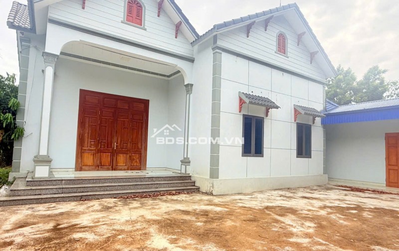 CẦN BÁN MẢNH ĐẤT 800M CÓ SẴN NHÀ MÁI THÁI KIÊN CỐ KHÔNG GIAN THOÁNG MÁT