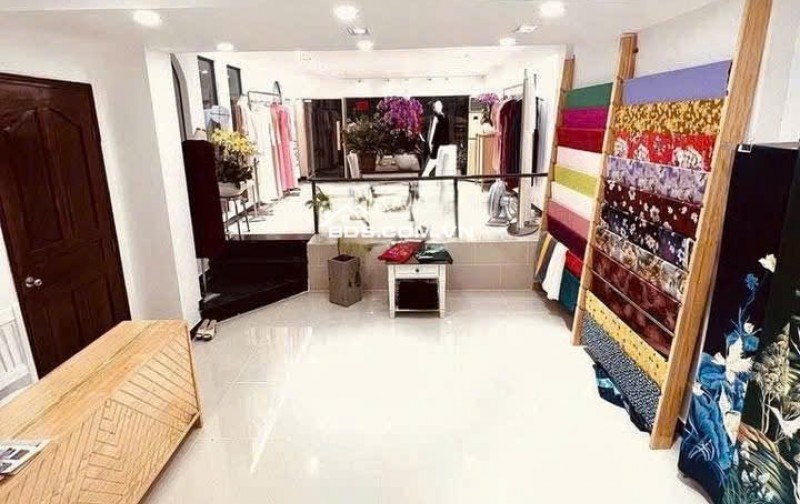 32 TRIỆU – CHO THUÊ MẶT BẰNG NGUYỄN THỊ MINH KHAI, QUẬN 1