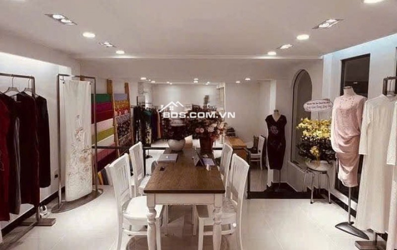 32 TRIỆU – CHO THUÊ MẶT BẰNG NGUYỄN THỊ MINH KHAI, QUẬN 1