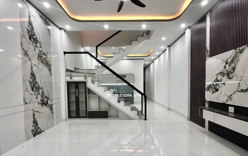 BÁN GẤP NHÀ Mặt tiền có thể Kinh Doanh - Sổ Riêng,Thổ Cư đầy đủ NGAY Gần Cây Xăng Đức Hưng