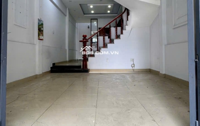 QUỐC LỘ 13 – 3 TẦNG – 4PN – CHỈ 6,8 TỶ - HẺM XE HƠI - KHU PHÂN LÔ ĐỒNG BỘ