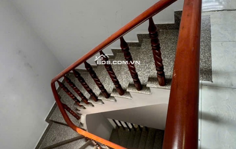QUỐC LỘ 13 – 3 TẦNG – 4PN – CHỈ 6,8 TỶ - HẺM XE HƠI - KHU PHÂN LÔ ĐỒNG BỘ