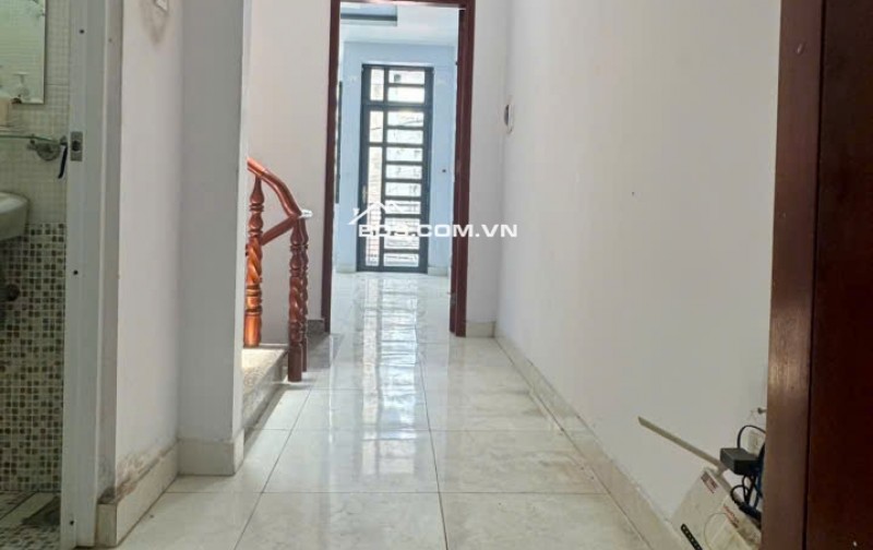 QUỐC LỘ 13 – 3 TẦNG – 4PN – CHỈ 6,8 TỶ - HẺM XE HƠI - KHU PHÂN LÔ ĐỒNG BỘ