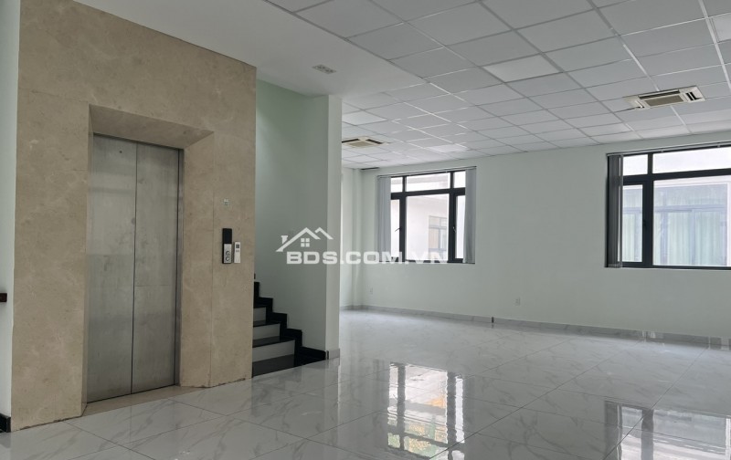 Cho thuê biệt thự văn phòng 10x20 Him Lam Kênh Tẻ Q7