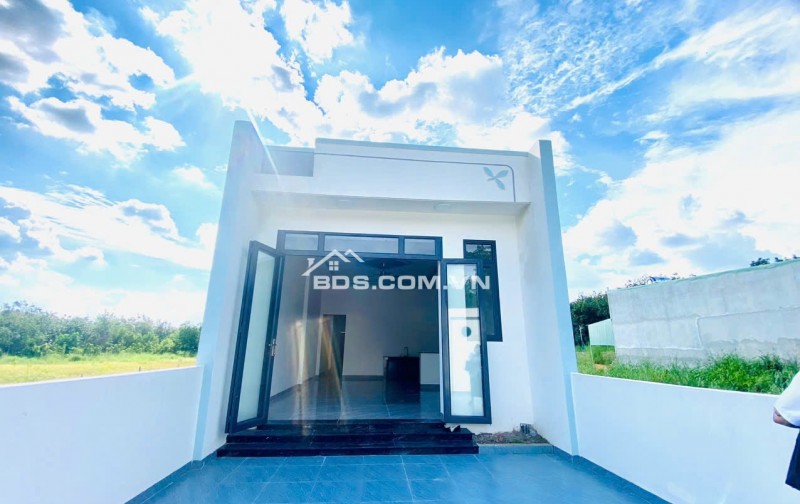 Bán gấp căn nhà và đất mới xây ở luôn, tổng DT 155m2 ODT sát KCN Minh Hưng, giá rẻ 500tr