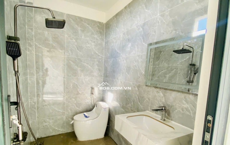 Bán gấp căn nhà và đất mới xây ở luôn, tổng DT 155m2 ODT sát KCN Minh Hưng, giá rẻ 500tr