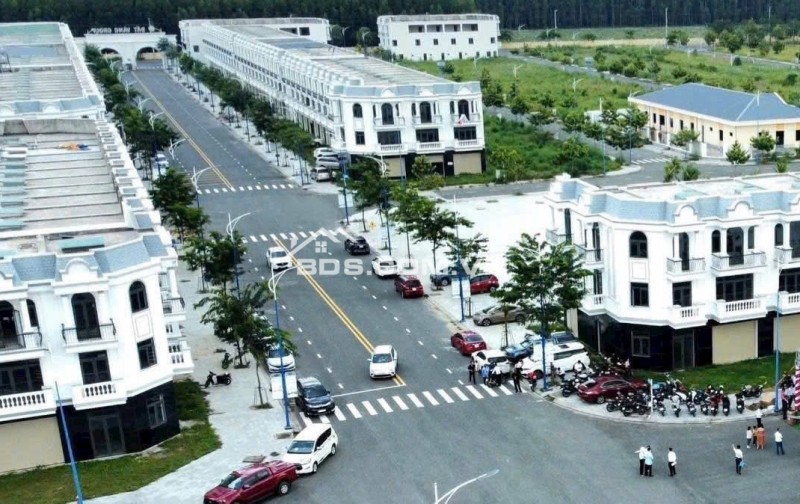 Bán đất KĐT Thăng Long Bàu Bàng 70m2 Full Thổ Cư, Sổ Hồng Riêng, Giá 750 Triệu