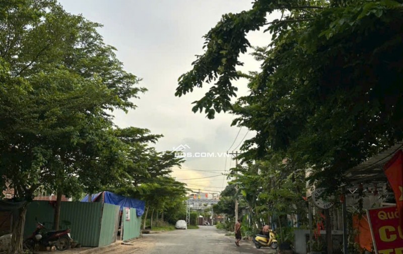 Đất đã có sổ, đầu khu Đông Dương Phú Hữu, đường rộng 8m