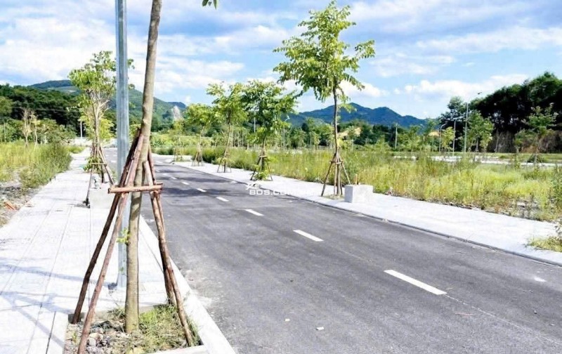 **Bán đất Green Valley Mông Hóa 85m² full thổ cư, mặt tiền 7m, giá hơn 700 triệu**