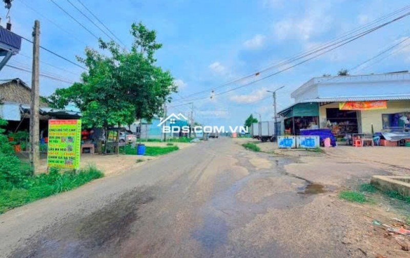 Đất ngộp 2 lô 10x50=500m2 SHR thổ cư sát KCN Becamex tiện xây trọ giá 450tr