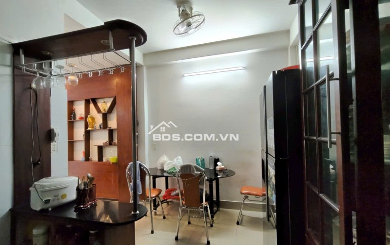 HÀNG HIẾM LÃ XUÂN OAI - LÊ VĂN VIỆT _ 3 TẦNG - 3PN - 3WC - PHÒNG THỜ RIÊNG - PHÒNG GIẶT GIŨ PHƠI ĐỒ RIÊNG _ GIÁ CHỈ 4.4 TỶ THƯƠNG LƯỢNG