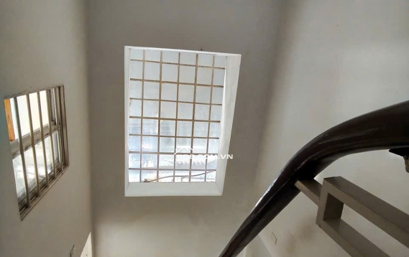 HÀNG HIẾM LÃ XUÂN OAI - LÊ VĂN VIỆT _ 3 TẦNG - 3PN - 3WC - PHÒNG THỜ RIÊNG - PHÒNG GIẶT GIŨ PHƠI ĐỒ RIÊNG _ GIÁ CHỈ 4.4 TỶ THƯƠNG LƯỢNG