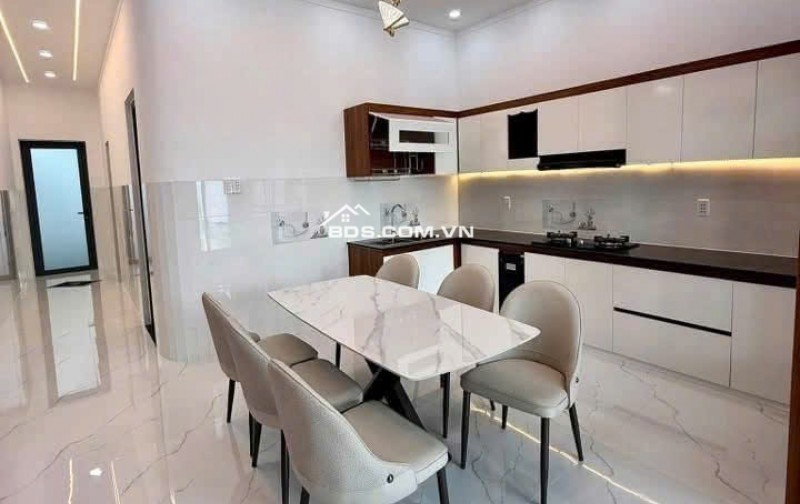 Siêu Phẩm 1 Trệt 1 Lửng Sân 7m - Chiều Sâu Tận 27m - Sổ Hồng Riêng Thổ Cư 100%