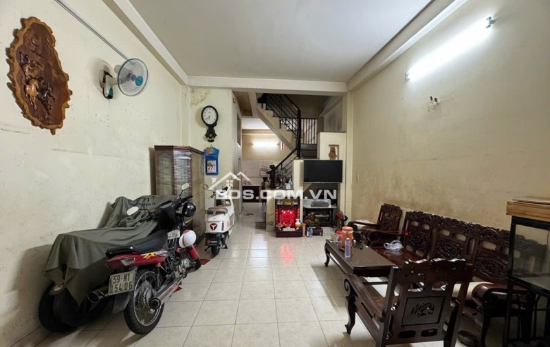 Bán nhà Lạc Long Quân hẻm xe hơi, 60m2, 4 tầng BTCT, giá 8,9tỷ