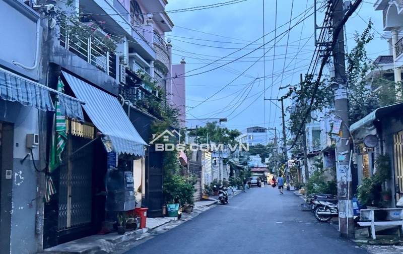 Chính chủ cần bán gấp nhá Đường số 9, mặt tiền 10m, 100m2, giá chỉ 9 tỷ