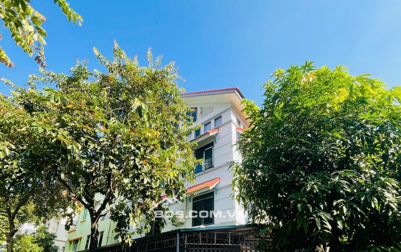 CHO THUÊ BIỆT THỰ LIỀN KỀ INTRACOM – 66 TRUNG VĂN, LÔ GÓC 2 MẶT THOÁNG. LH:0921209888