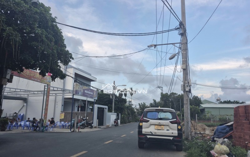 BÁN LÔ MẶT TIỀN ĐƯỜNG NHỰA QUANG CHÂU, khu cao ráo, chưa từng ngập lụt. Thích hợp vừa ở vừa kinh doanh Diện tích 120m², rộng 5m  nở hậu 7m