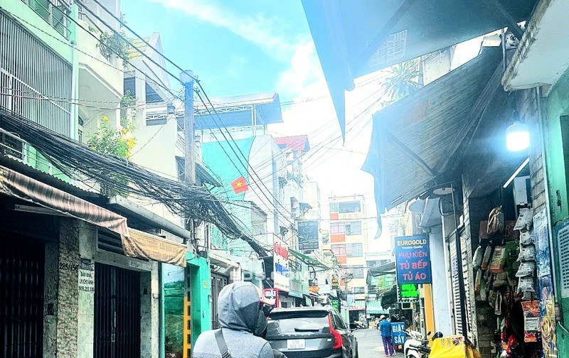  HÀNG HOT Q10: NHÀ HẺM Ô TÔ THÔNG – 51M² (3x18m) – SÁT HÀ ĐÔ – GIÁ 8 TỶ 