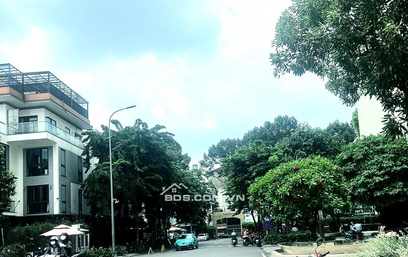  HÀNG HOT Q10: NHÀ HẺM Ô TÔ THÔNG – 51M² (3x18m) – SÁT HÀ ĐÔ – GIÁ 8 TỶ 