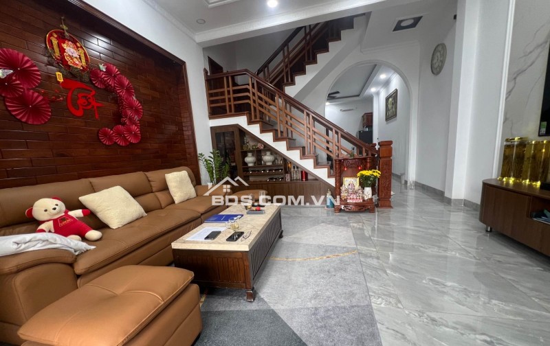 BIỆT THỰ MẶT TIỀN GỖ CAO CẤP HIỆP BÌNH -THỦ ĐỨC Lh:0775244444 Em Nam