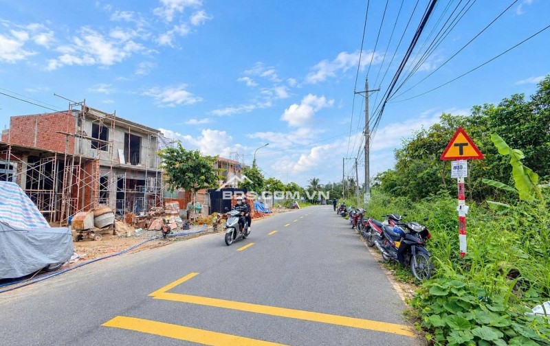 EM CÒN 1 LÔ GÓC 2 MẶT TIỀN ĐƯỜNG HƯƠNG LỘ 7 GIÁ CHỈ 1 TỶ 980 TRIỆU